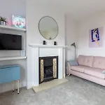 Large Two Bedroom Apartment In Cliftonville