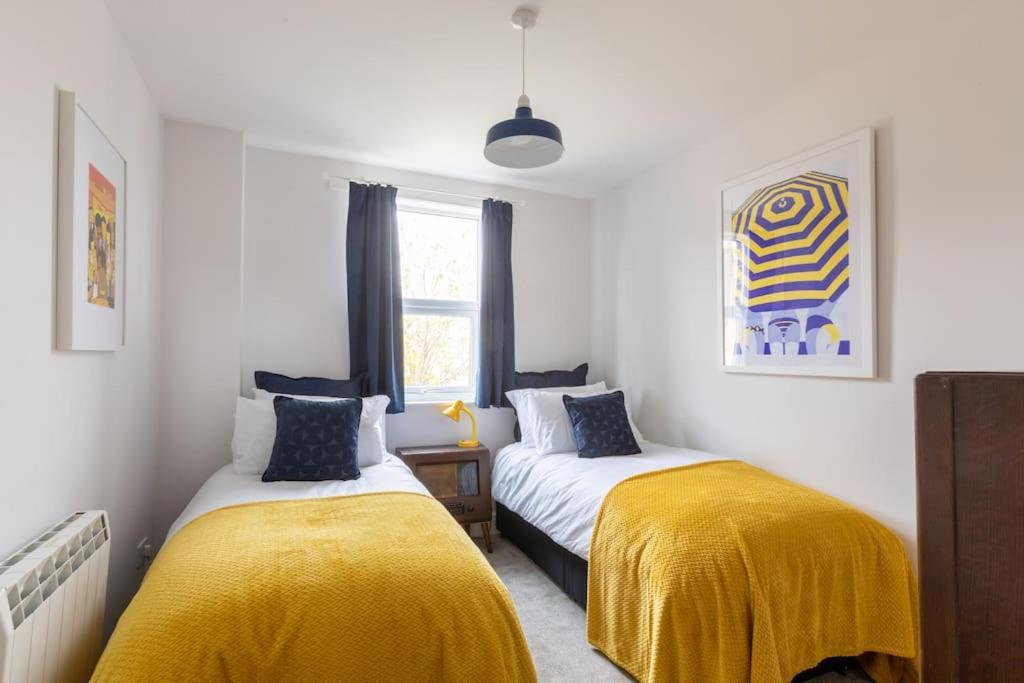 Apartment Large Two Bedroom In Cliftonville Margate
