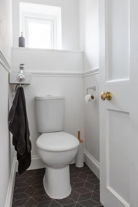 Large Two Bedroom In Cliftonville Apartment